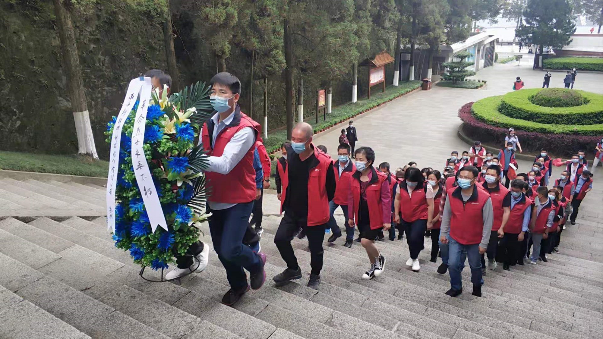 缅怀先烈，学史明志，勇践新局(图2)